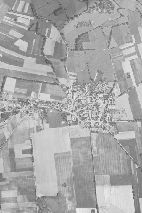Schwarzweißes Luftbild von Gülitz aus dem Jahr 1953